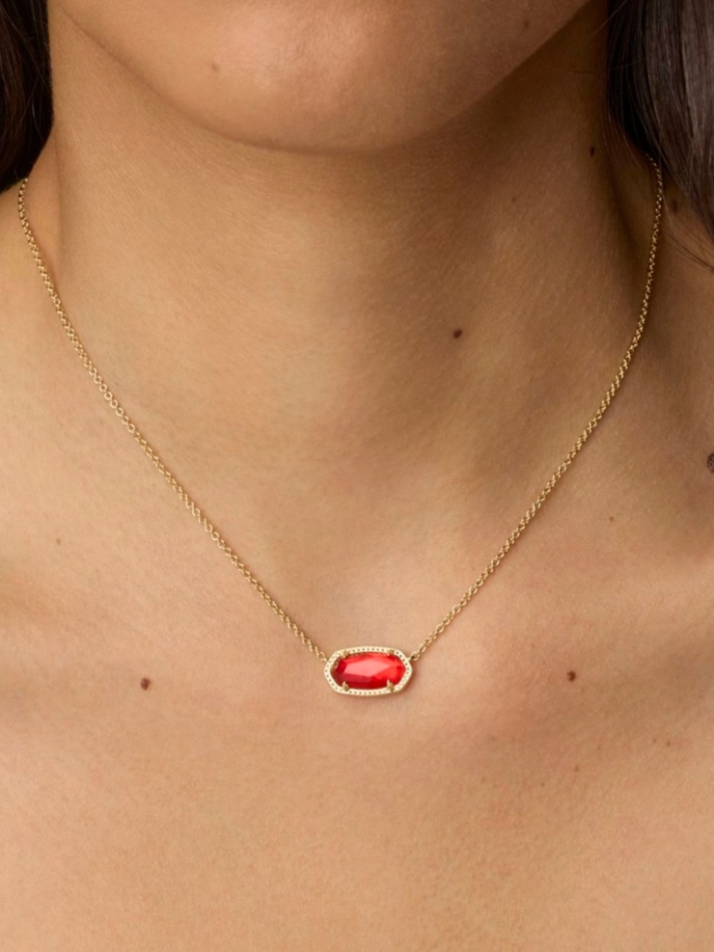 Kendra Scott Elisa Gold Pendant Necklace in Red Illusion - Picture 4 of 7